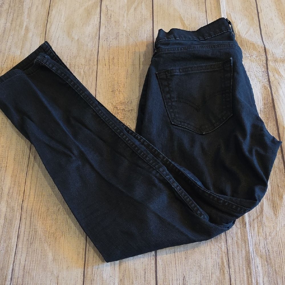Black Skinny Jeans with Sleek Fit